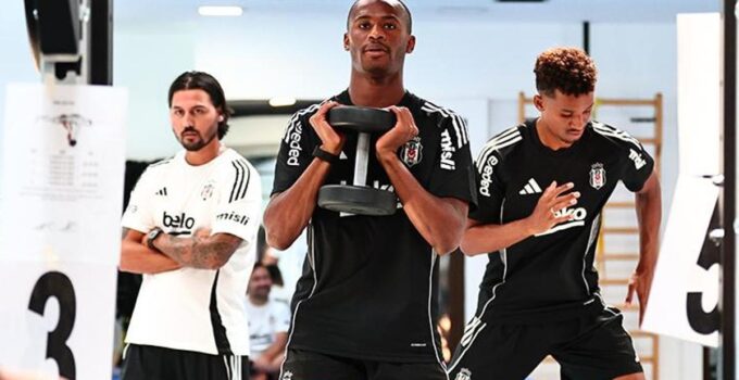 Beşiktaş salonda çalıştı