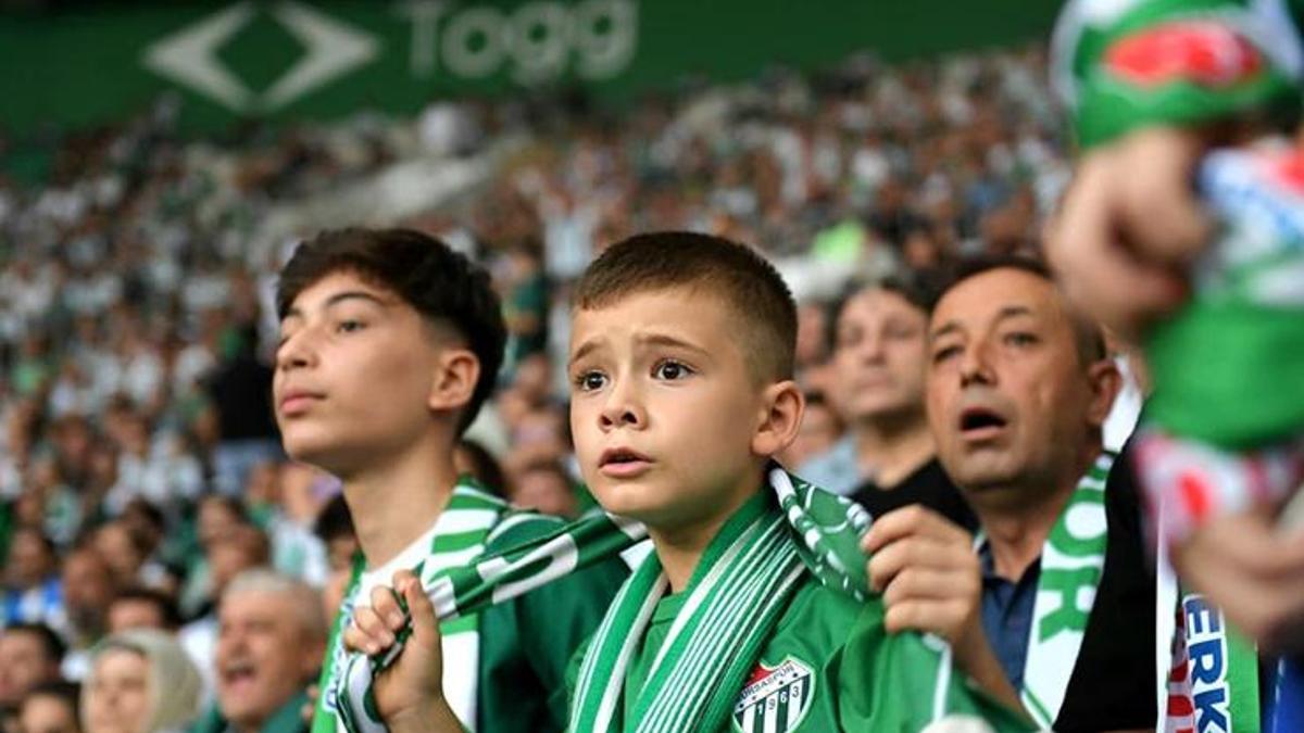 Bursaspor’da ilk defa maça giden çocukların büyük heyecanı