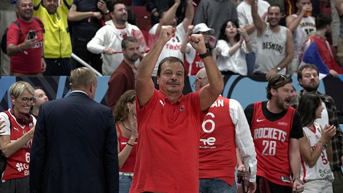 Ergin Ataman: Tarihi değiştirdik Sırbistan’ı yenerek, bu takım madalya adayı