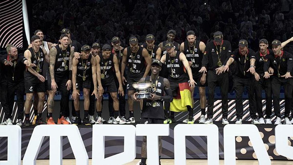 EuroBasket 2025 şampiyonu Almanya kupasını aldı, seremonide dikkat çeken şarkı