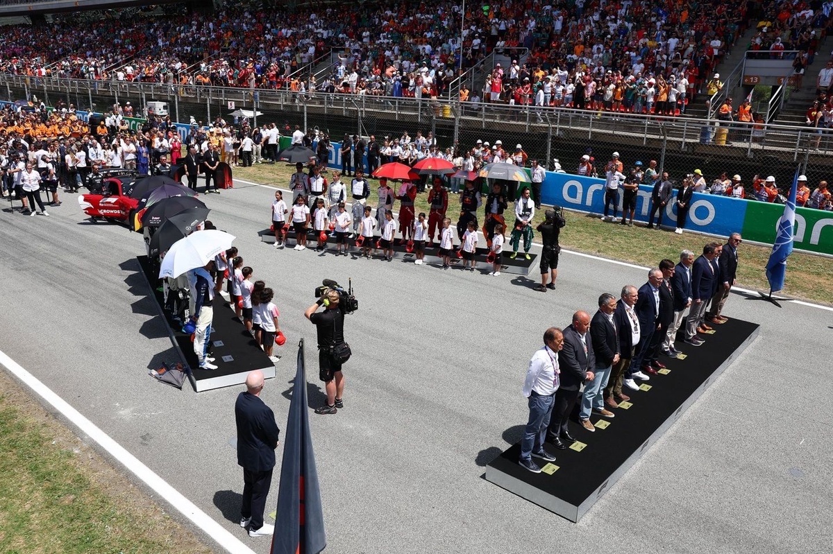 F1 hafta sonu formatını &quot;kökten&quot; değiştirecek