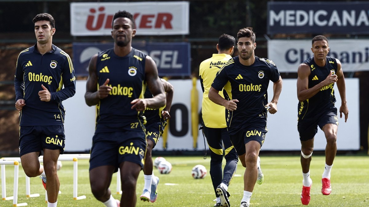 Fenerbahçe, Alanyaspor maçının hazırlıklarına ara vermeden başladı