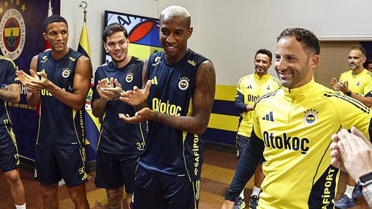 Fenerbahçe’nin yeni hocası Domenico Tedesco’ya sürpriz doğum günü kutlaması!