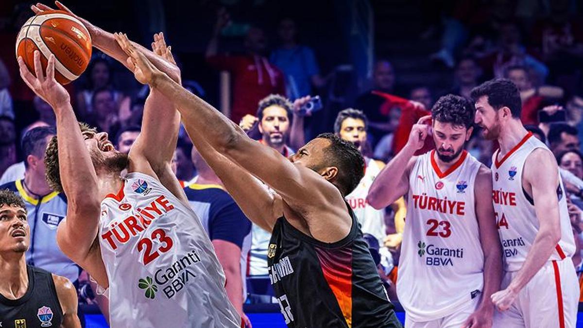 Finalde kaybettik! 12 Dev Adam, Almanya’ya son çeyrekte yenildi… Türkiye – Almanya (EuroBasket 2025) 83-88 maç sonucu