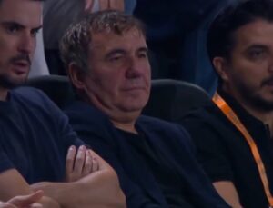 Gheorghe Hagi Corendon Alanyaspor-Galatasaray maçını tribünden takip etti