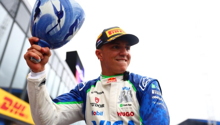 Hadjar, ilk F1 podyumunun ardından Hollanda GP kupasını kırmış!