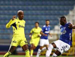 Kasımpaşa-Fenerbahçe maçında VAR kararı ile kırmızı kart çıktı! İşte o pozisyon