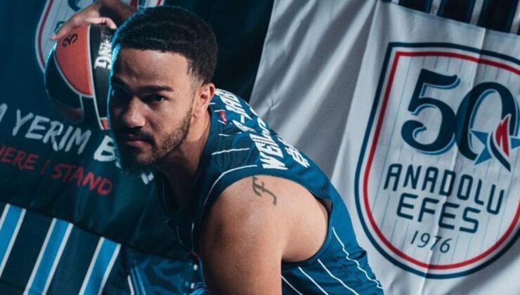 ÖZEL I Anadolu Efes’in savunma bakanı Nick Weiler-Babb, transfer sürecini anlattı: ‘Larkin ile konuştum’