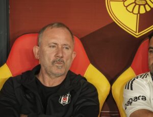 Sergen Yalçın: Aldığınız maaş Barcelona, performansınız ise Anadolu kulübü!