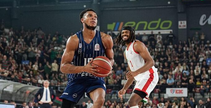 Anadolu Efes deplasmanda farklı kazandı