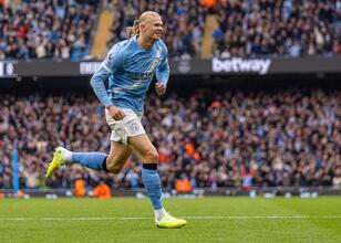 Erling Haaland futbolu kırdı!