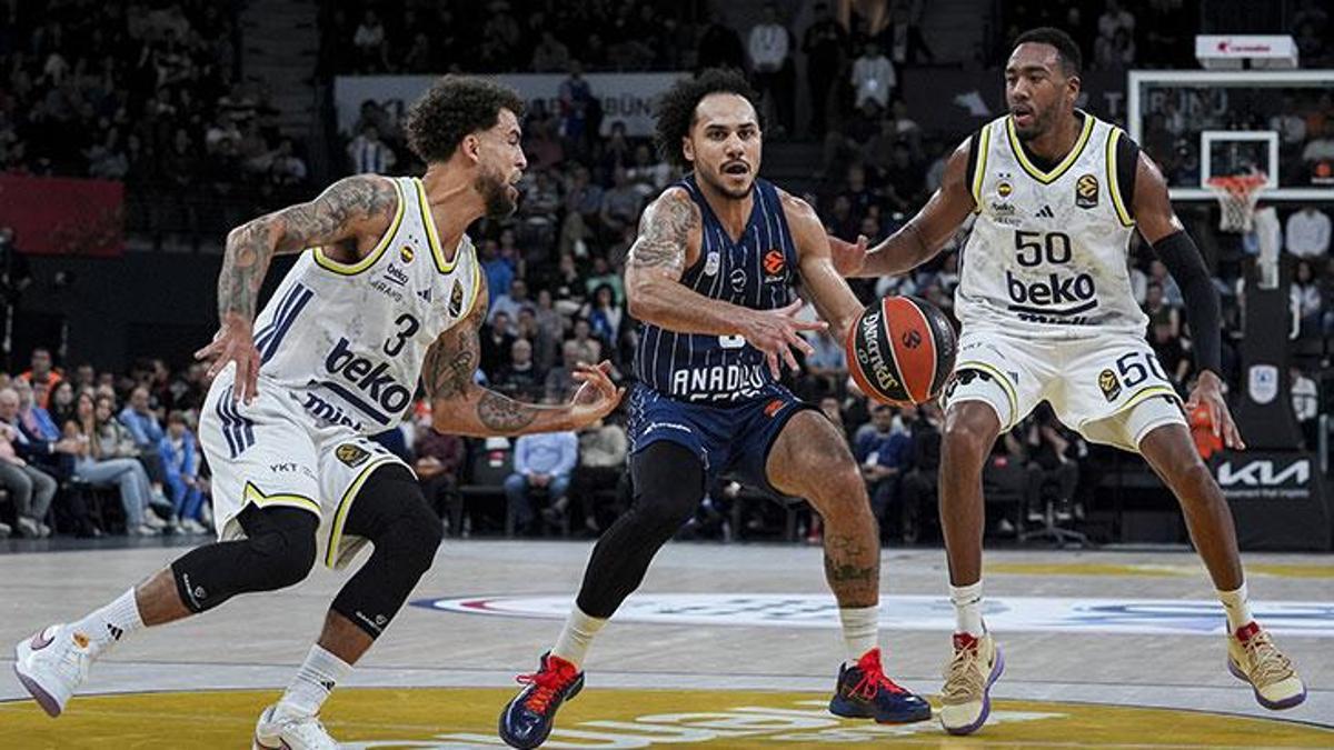EuroLeague’de Türk derbisi Fenerbahçe’nin! Anadolu Efes – Fenerbahçe Beko maç sonucu 69-79