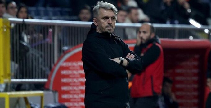 Eyüpspor Teknik Direktörü Orhan Ak: ‘Zor bir maçı kazandık’