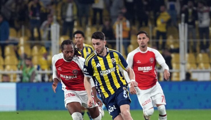 Fenerbahçe Fatih Karagümrük karşısında VAR incelemesinin ardından penaltı kazandı!