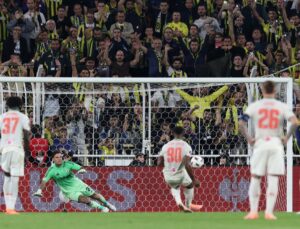 Fenerbahçe-Nice maçında penaltı kararı!