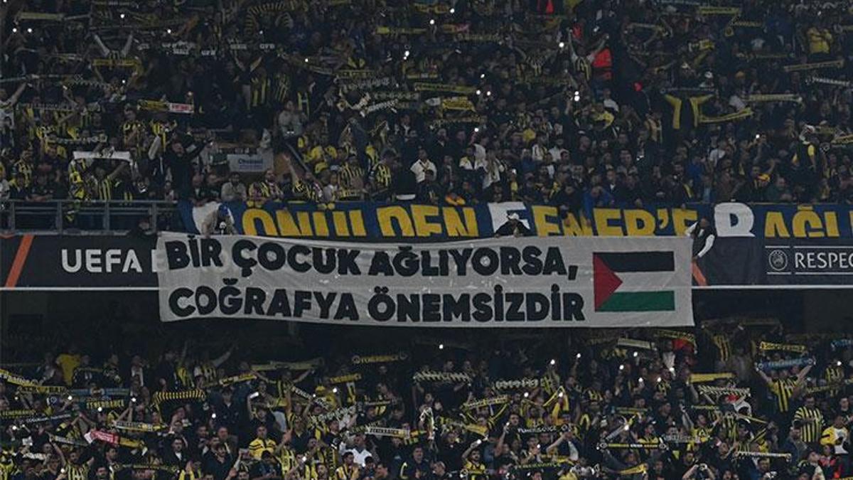 Fenerbahçe’den Filistin için pankart
