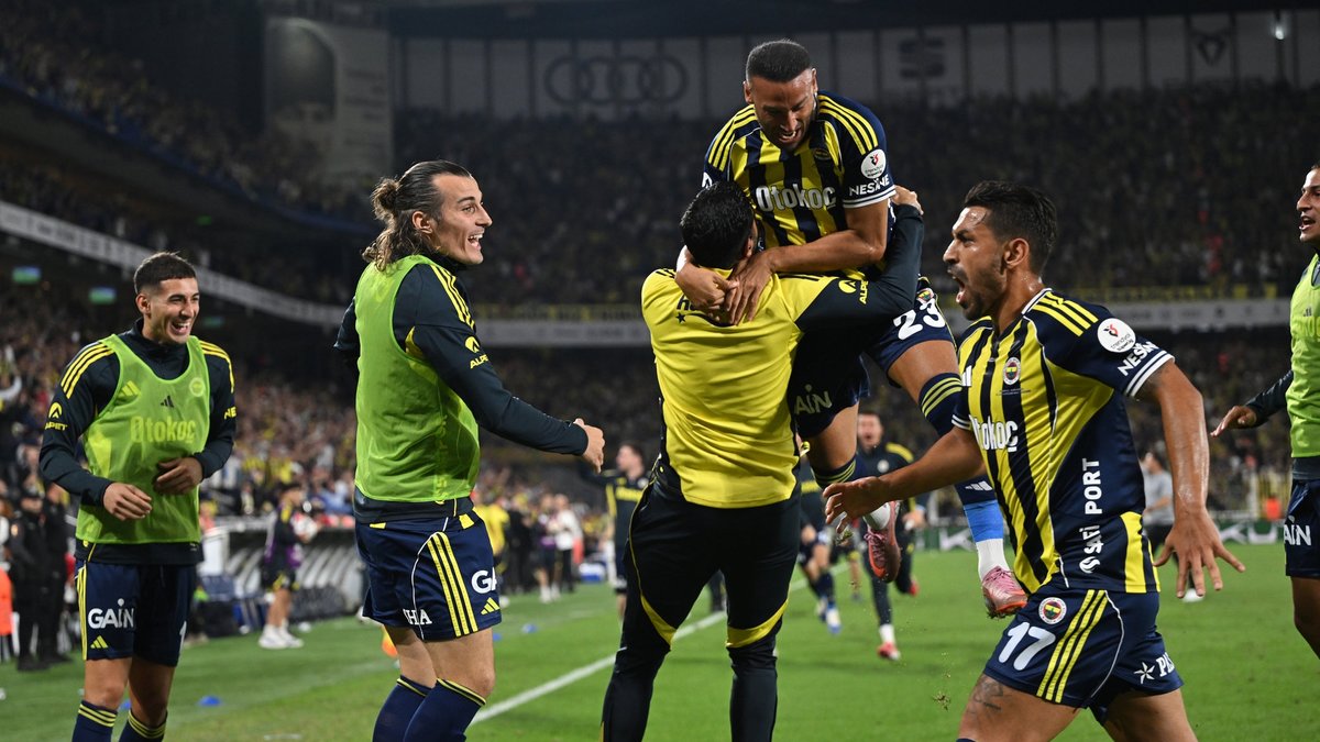 Fenerbahçe’de Cenk Tosun ve İrfan Can Kahveci kadro dışı bırakıldı!