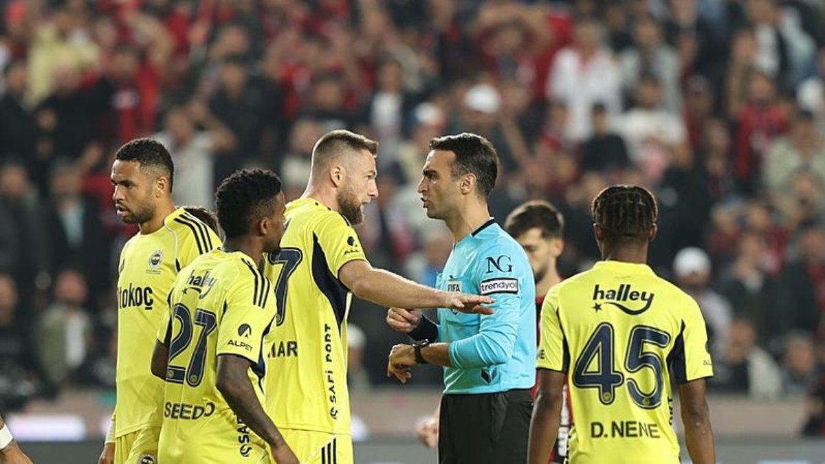 Gaziantep’te kırmızı kart çıktı! Fenerbahçe…