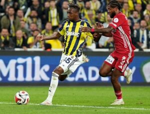 Hakem beyaz noktayı gösterdi! İşte Fenerbahçe’nin penaltı kazandığı pozisyon