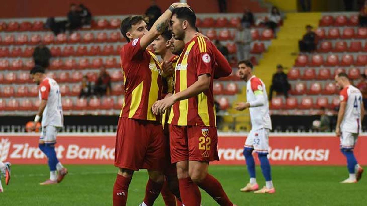 Kayserispor Kupa’da turladı, yeni hocasıyla ilk galibiyet sevincini yaşadı