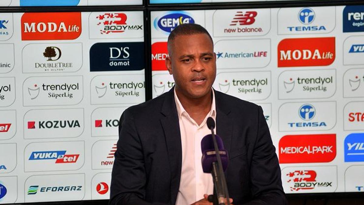 Kluivert’ın görevine son verildi