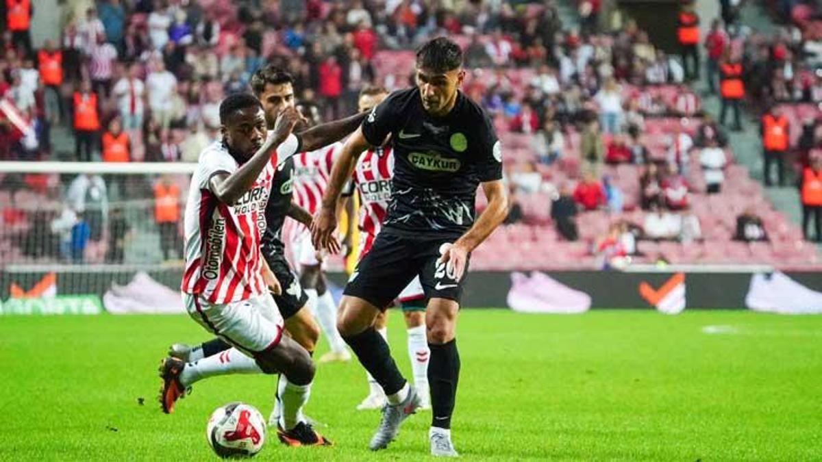Samsun’da kazanan çıkmadı, 33 şut, 11 korner, 1’er puan! Samsunspor – Çaykur Rizespor maç sonucu 1-1