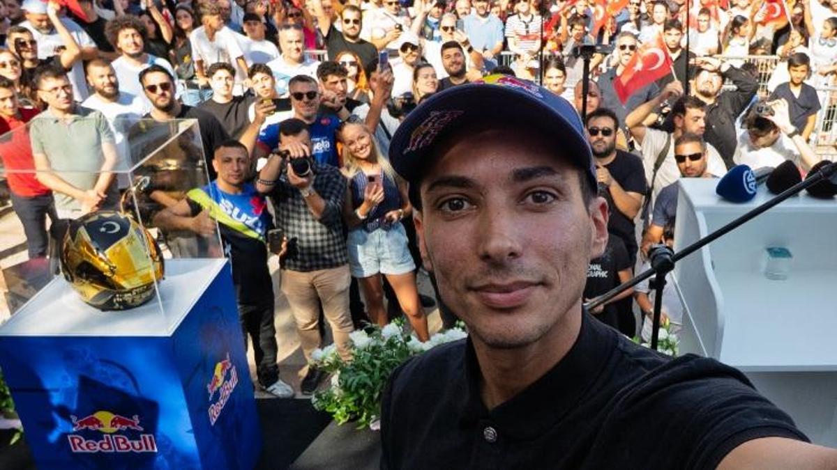 Toprak Razgatlıoğlu memleketi Alanya’da coşkuyla karşılandı