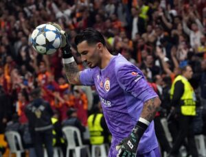UEFA Şampiyonlar Ligi hesabından Uğurcan Çakır ve Ismail Jakobs paylaşımı!