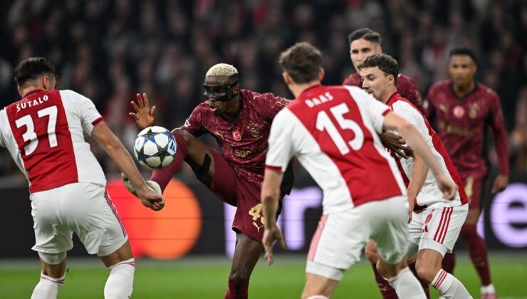 Ajax-Galatasaray maçında peş peşe penaltı kararları!