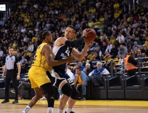 Bahçeşehir Koleji Yunanistan deplasmanında galip!