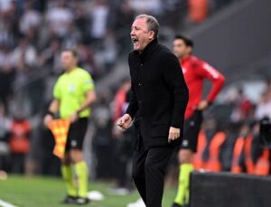 Beşiktaş tribünlerinden Serdal Adalı ve Sergen Yalçın’a tepki!