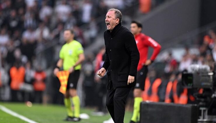 Beşiktaş tribünlerinden Serdal Adalı ve Sergen Yalçın’a tepki!