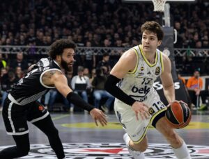 Fenerbahçe Beko Partizan tribünlerinin skandal pankartına cevabı sahada verdi!