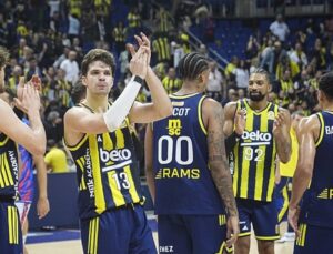 Fenerbahçe Beko taraftarlarından Almanya’da Filistin’e destek!