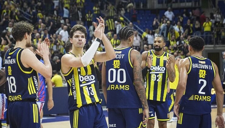 Fenerbahçe Beko taraftarlarından Almanya’da Filistin’e destek!