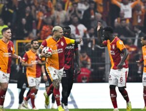 Galatasaray’da Roland Sallai VAR kontrolünün ardından kırmızı kart gördü!