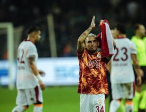 Lucas Torreira’dan göndermeli paylaşım: Herkese ve her şeye karşı…