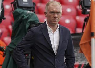 Paul Scholes’tan Arne Slot’a ağır eleştiri