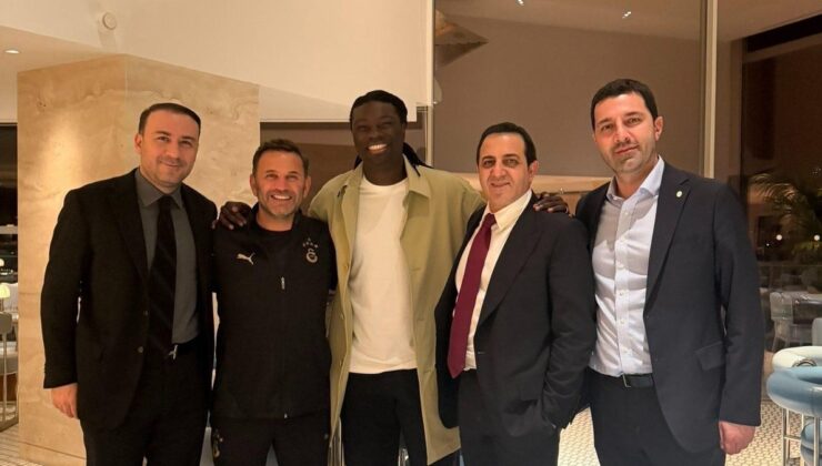 Bafetimbi Gomis Galatasaraylı futbolcularla bir araya geldi!