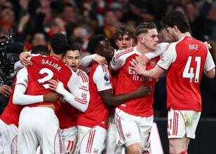 Arsenal son dakikada golüyle rahatladı!