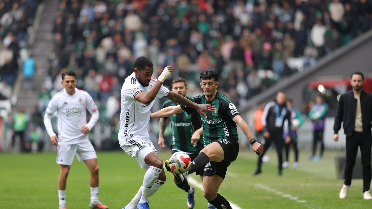 Beşiktaş, Kocaeli’de 3 puanı tek golle aldı!