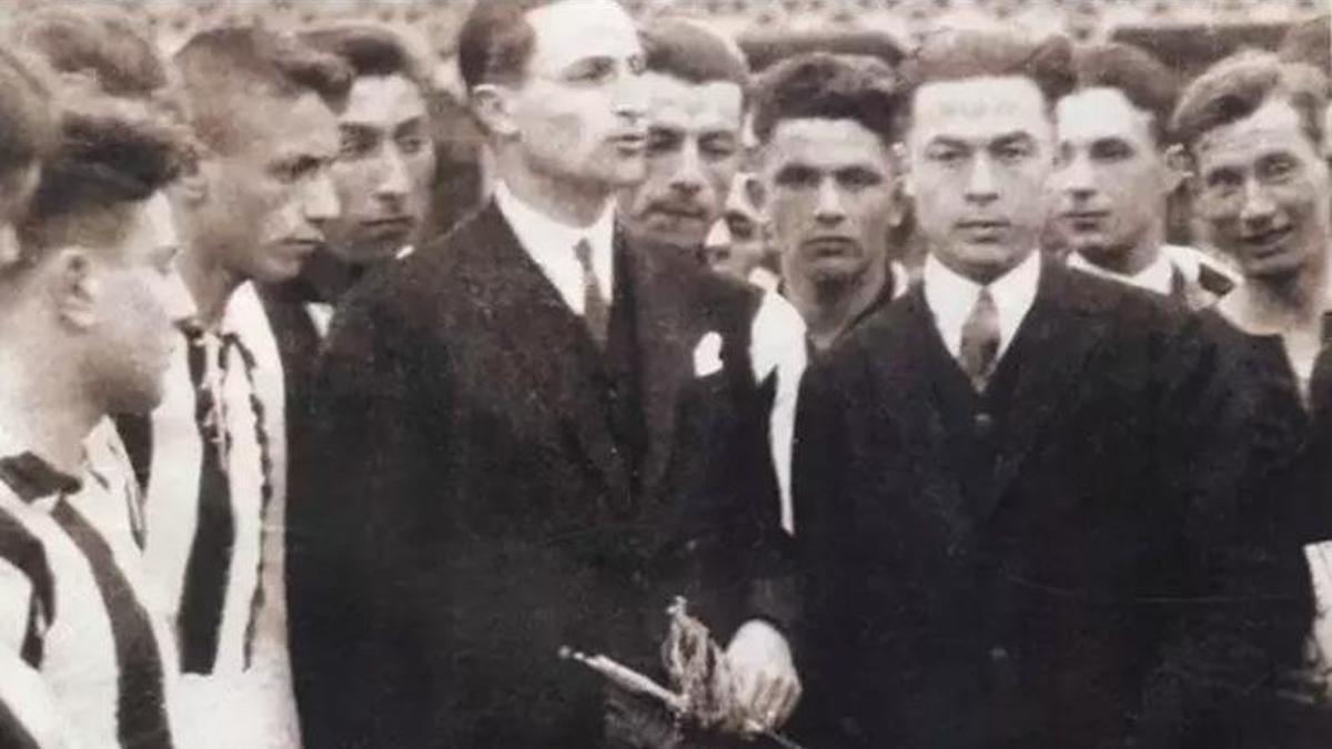 Beşiktaş, Şeref Bey’i andı