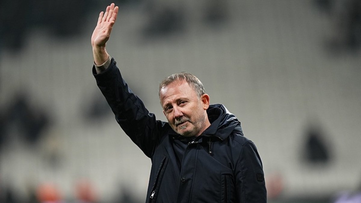 Beşiktaş’ta kiralık gönderilenler için veda kararı! 3 futbolcunun opsiyonları kullanılacak