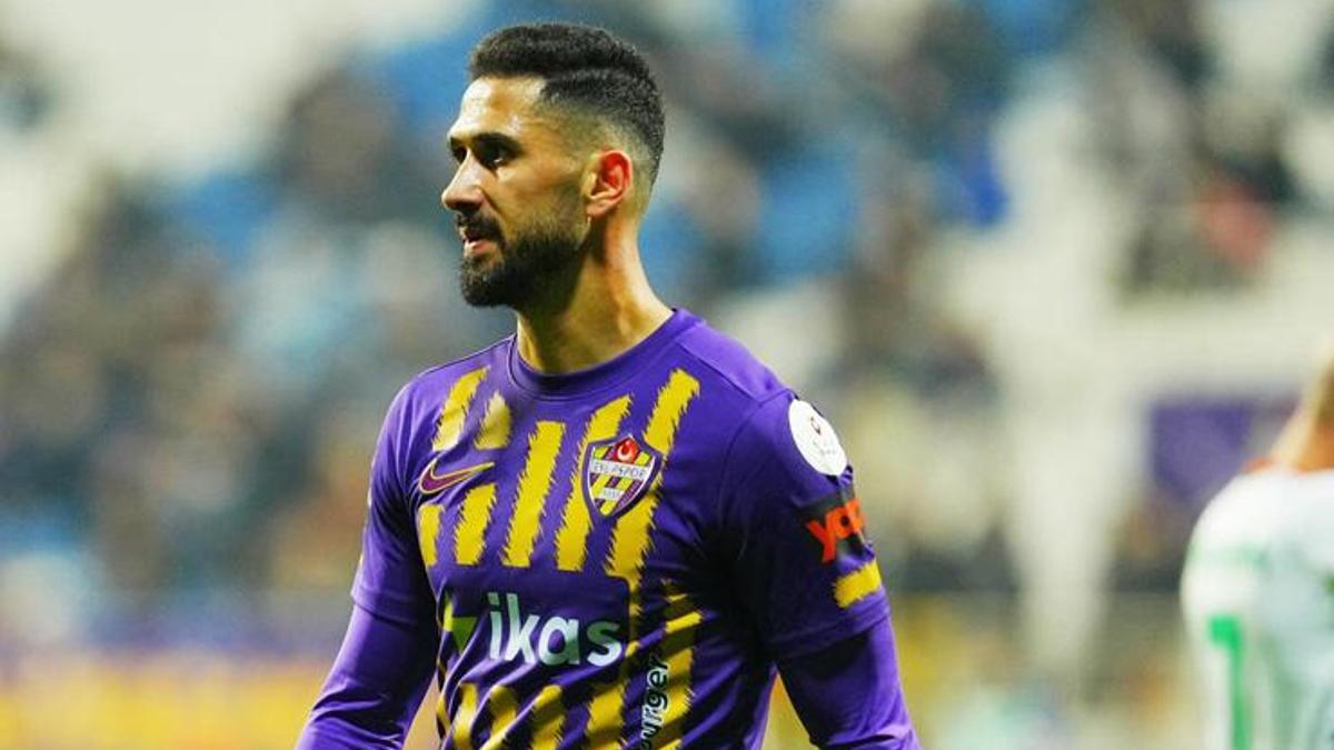 Emre Akbaba şoku: Fibula kemiği kırıldı