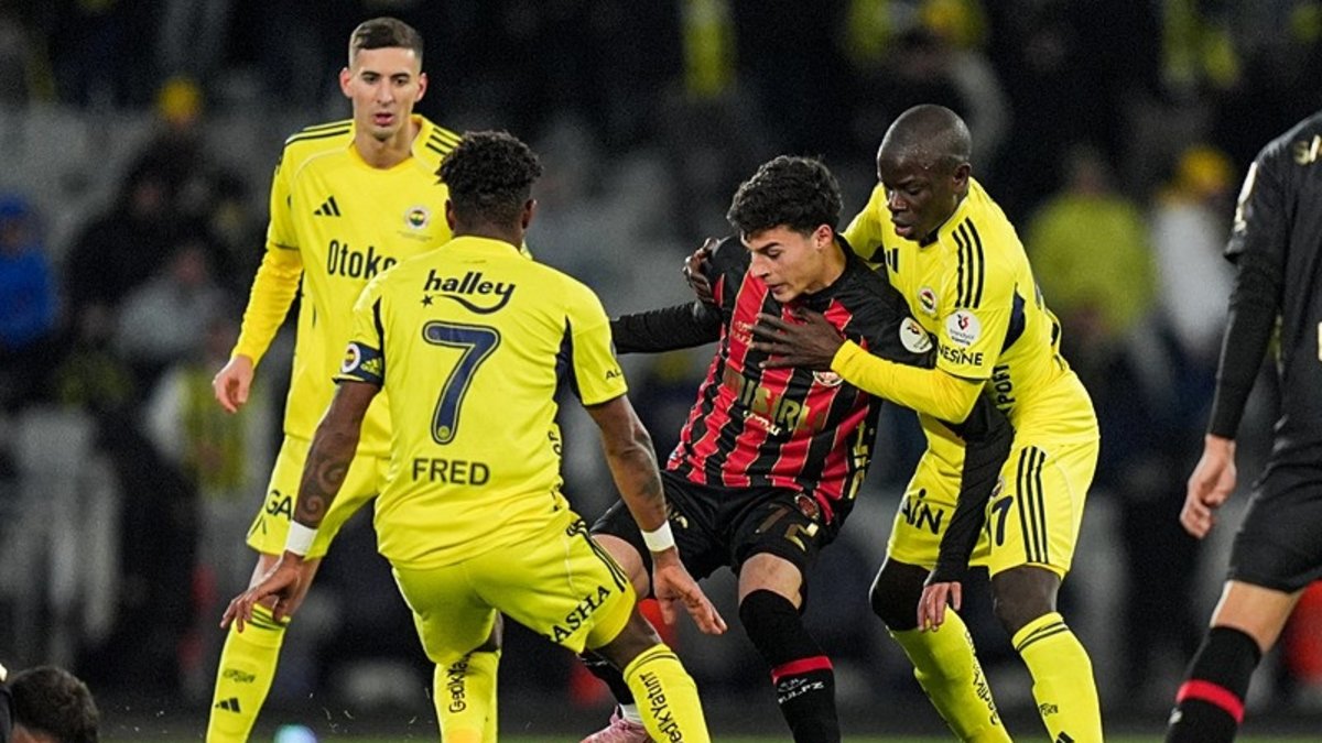 Fatih Karagümrük-Fenerbahçe maçında gole ofsayt engeli! İşte o pozisyon