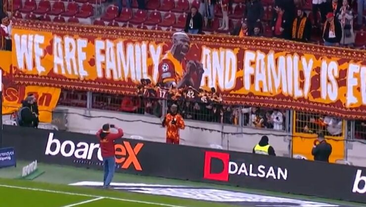 Galatasaralı taraftarlardan Victor Osimhen için özel pankart