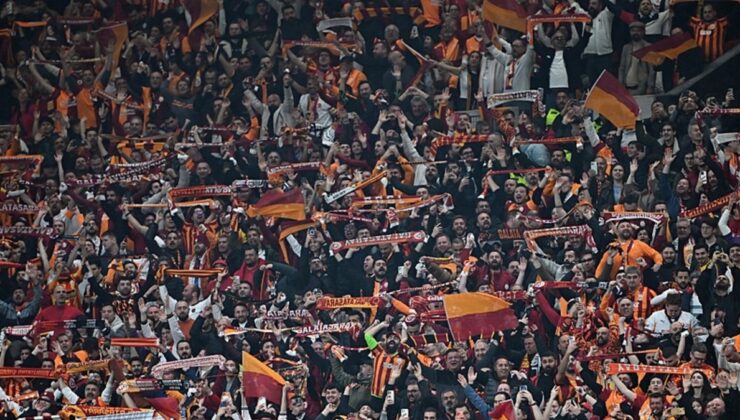 Galatasaray-Corendon Alanyaspor maçı öncesi dikkat çeken pankartlar