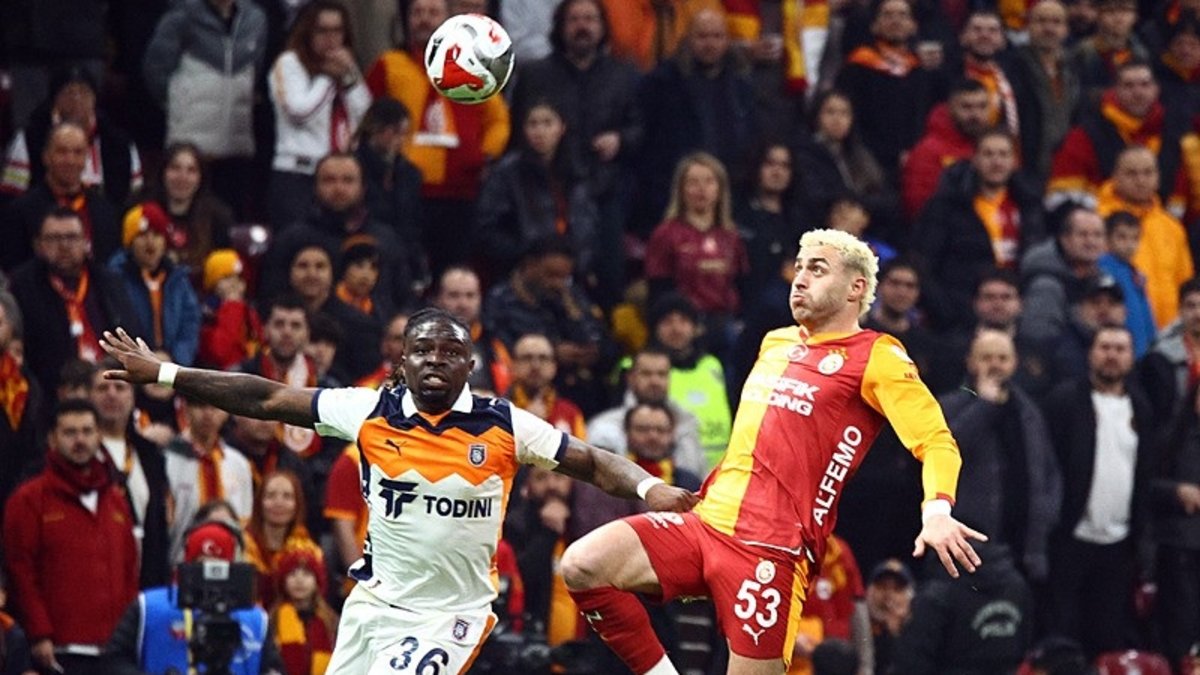 Galatasaray-RAMS Başakşehir maçında gole ofsayt engeli!