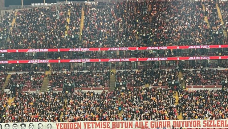 Galatasaray taraftarından Lucas Torreira’ya özel pankart!