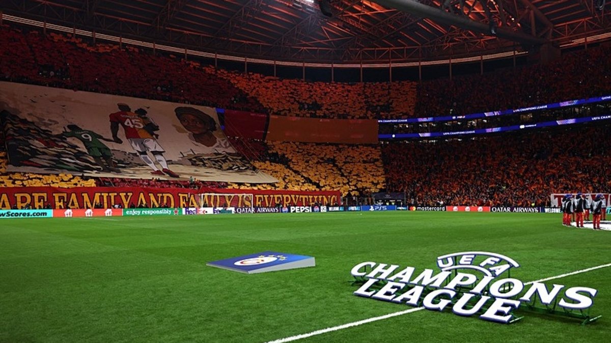 Galatasaray taraftarından Victor Osimhen’i ağlatan koreografi!